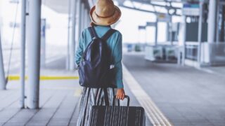 【2025年最新版】子連れ旅行の持ち物チェックリスト｜年齢別・国内旅で本当に役立つアイテムまとめ