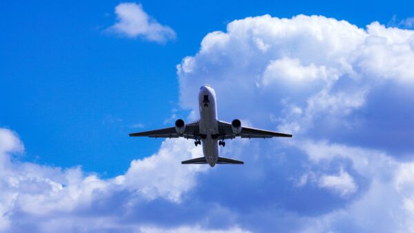 家族旅行を安くする裏ワザ｜パッケージ・LCC・宿予約を上手に使うコツ